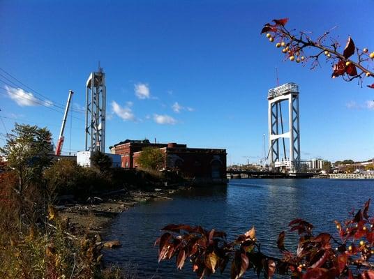 New Chelsea Street Bridge under construction.