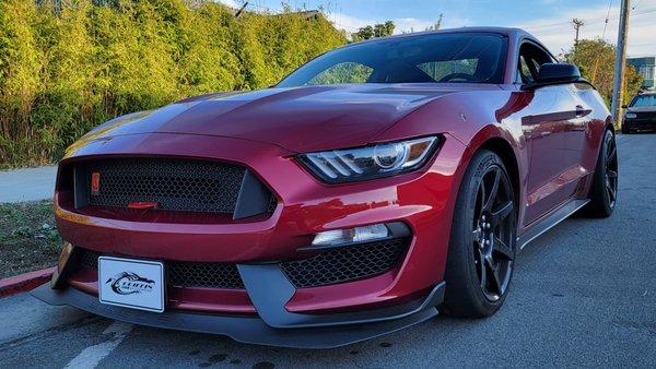 2019 Ford Mustang GT350R. We've equipped it with a robust front tow hook and fine-tuned its handling with a wheel alignment.