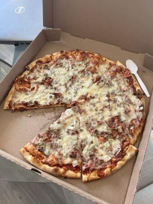 Thin crust w a great crunch! Hamburger onion