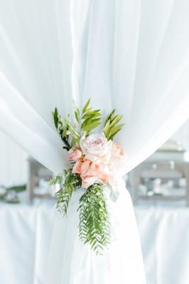 Some floral detail shots from the reception. PC: www.Schyne.com