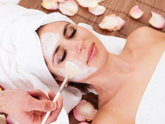 We offer a range of rejuvenating, cleansing facial treatments with Dermalogica & Herbal Products.