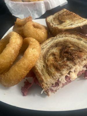 Reuben with onion rings