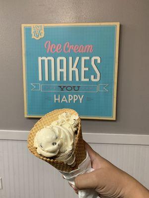 Single scoop in a waffle cone