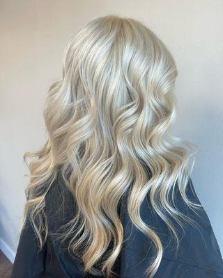 Highlight  by Marykate
 
 #blonde #blondegirl #blondehair #blondehighlights #washingtontownshipnj #twp