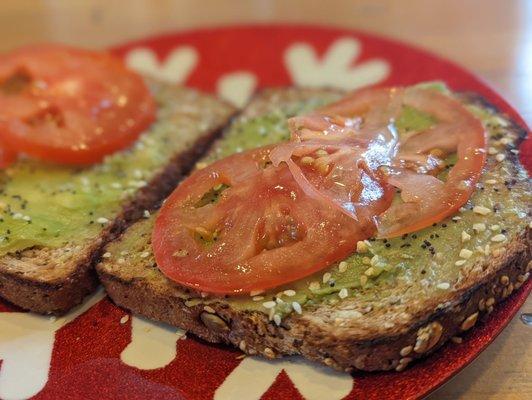 Avocado toast with tomato