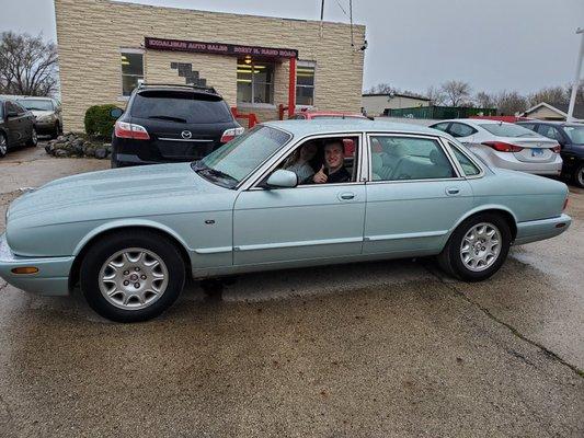 Rare color on this hard yo find vintage Xj8!