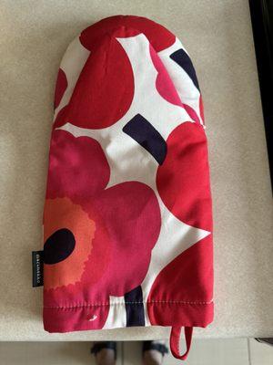 My pretty Marimekko oven mitt