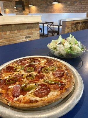 Named after the owner, JoAnn's Favorite. Pepperoni, mushroom and jalapeno with a drizzle of spicy ranch. Start with a dinner salad.