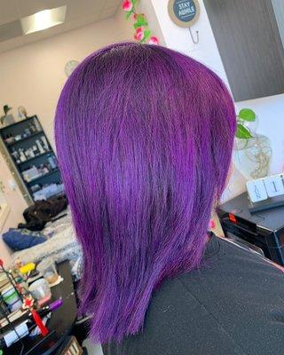 I remove a box color and we apply a purple nice color from joico.