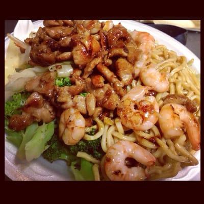 Chicken and shrimp combo with noodles