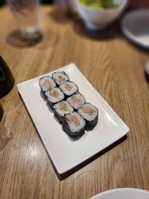 Yellowtail Scallion Cut Roll