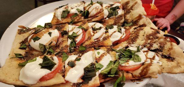 Caprese flatbread