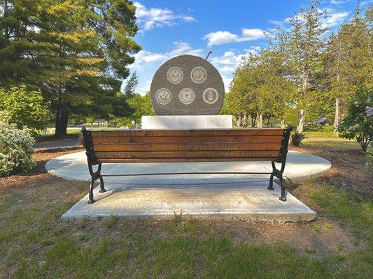 Statue, Memorial, place to sit, flowers, bushes, Forest