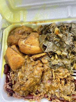 Curry chicken. No potatoes or carrots. Usually most Jamaican restaurants have that in their curry chicken‍