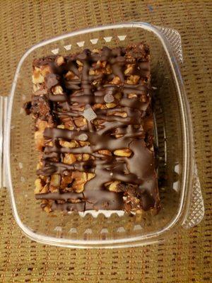 Brownie w/ walnuts