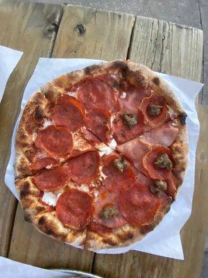 Carni: House made sausage, pepperoni, Canadian bacon