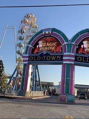 Sign on Irlo Bronson Highway that rotates highlighting different businesses in Old Town, including the Magic Show !