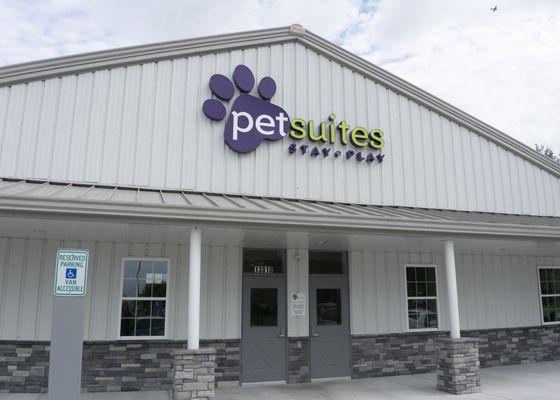 PetSuites Cypress