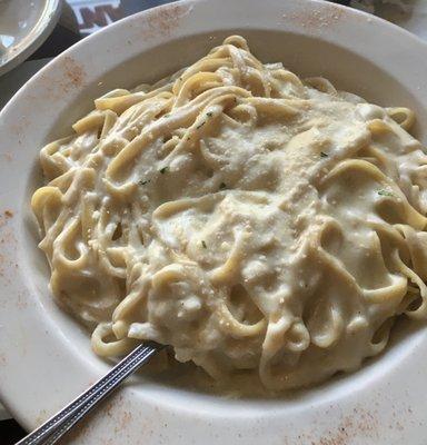 Fettuccini Alfredo - Creamy and good !