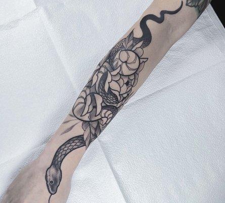 Incredible predrawn snake and peony piece