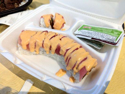 Sushi roll crazy tuna roll