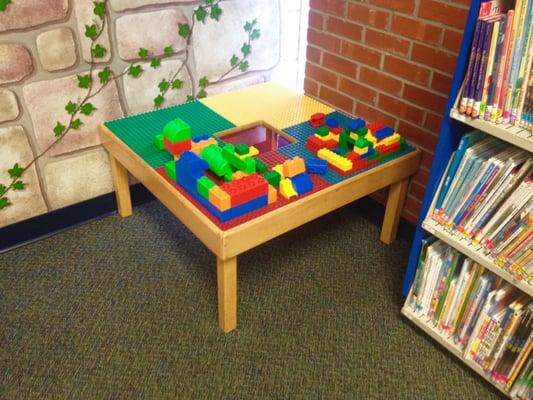 Lego table