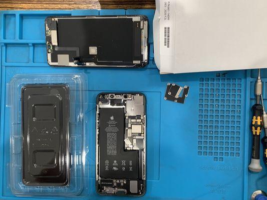 We have Genuine iphone 11 pro max screen from apple in stock