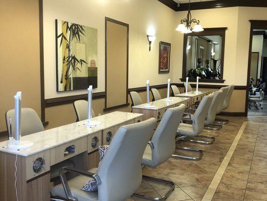 I love the open feel of Polished! What a great place to relax and enjoy a great manicure.