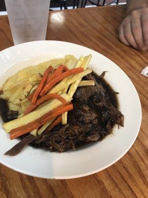 Pot roast with roasted root vegetables and creamy polanta