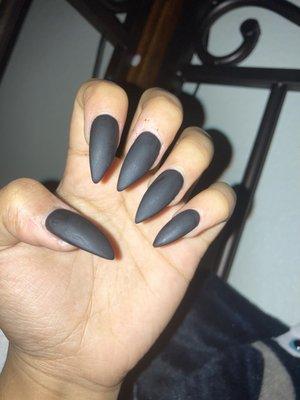 BLACK MATTE STILETTO