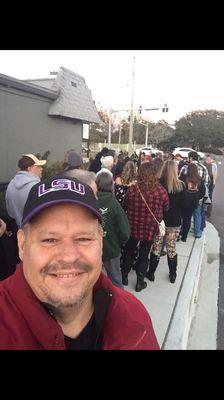 Long line to get in during Bar Rescue