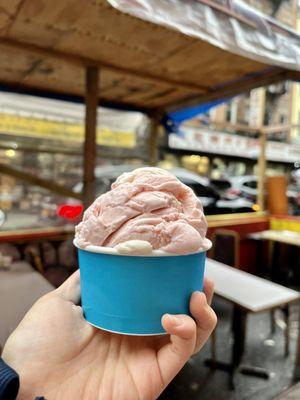 Strawberry Lychee in a Cup - too sweet and strawberry has artificial taste