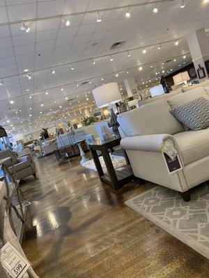 Woodchuck's Fine Furniture & Decor