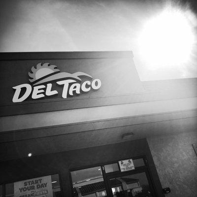 Del Taco on Broadway in Santa Maria.