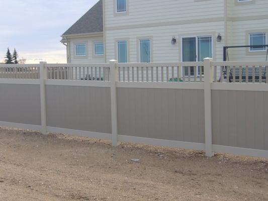 Two Tone Vinyl Privacy with Victorian Accent in Cheyenne