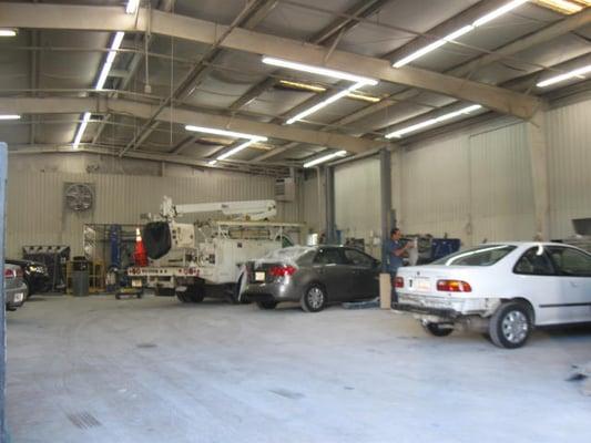 Large body shop with lifts