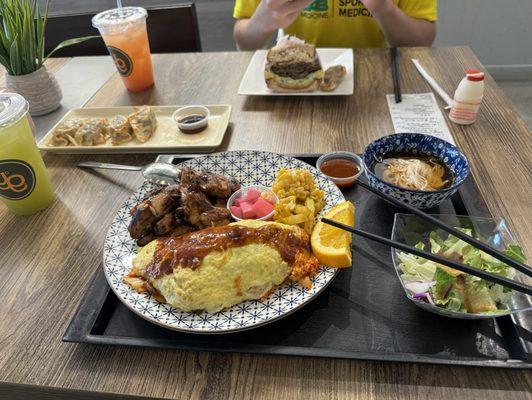 Strawberry lemonade, iced green tea, dumplings