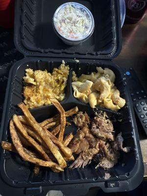 Decent food with ridiculously small portions $25 for the sampler special food truck Wednesday in Millersville.