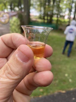 Such tiny cups for the distillery samples ;-)