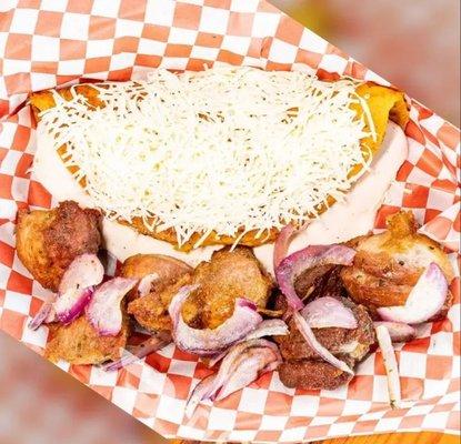 Carne Frita y Cachapa con Queso de Mano / Fried Pork & Cachapa with Soft Fresh Cheese