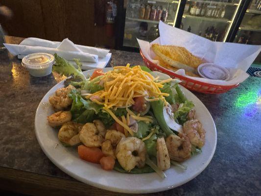 Fresh Garden Dinner Salad w/ shrimp