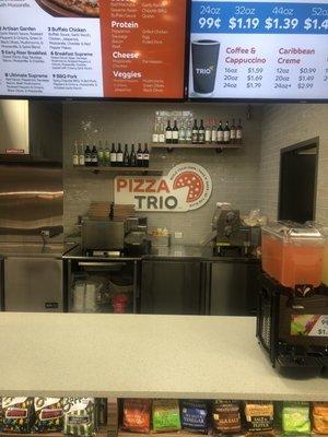 Pizza TRIO.  Great Made to Order Pizza!