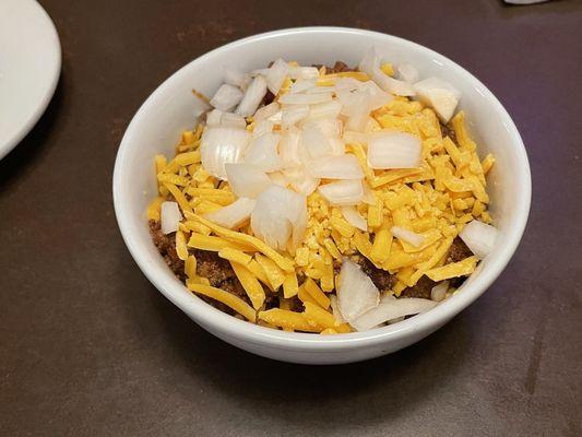 Homemade chili ($7.95 USD bowl)