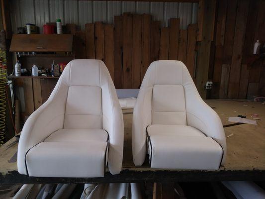 2 Helm seats