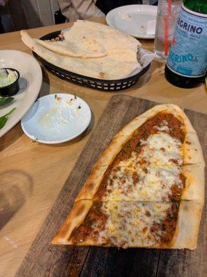 Meat pide