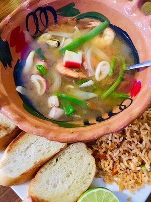 Caldo de Mariacos