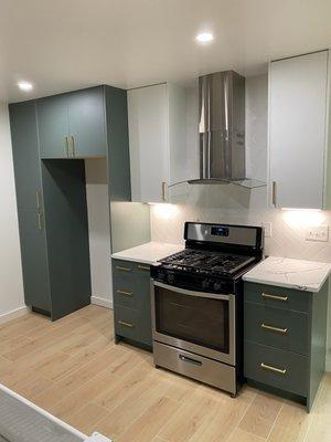 Evergreen European style cabinets and Calacatta Vegas quartz countertop