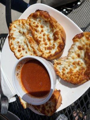 Garlic bread with cheese