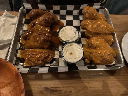 Wingnutz mild (left) and Buffalo medium (right) wings