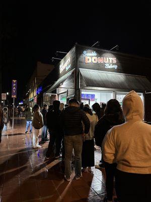 Line outside, not too long 9.0/10